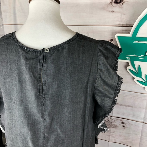 Elan Frayed Cap Sleeve Ruffle Top Medium - Picture 7 of 8